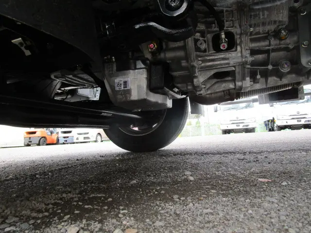 三菱 キャンター 2PG-FEB90(2WD)の写真32