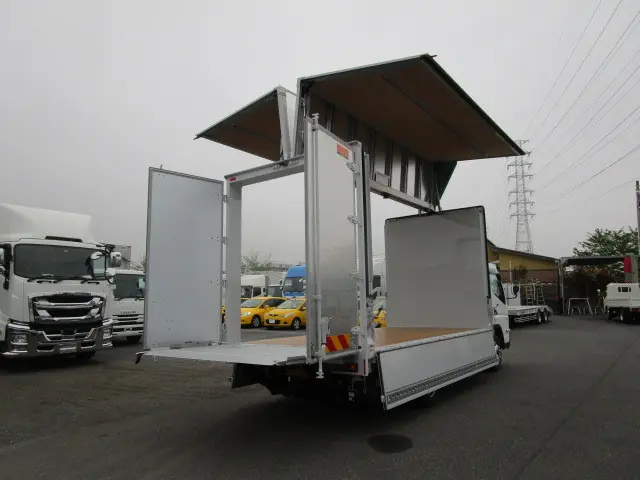 三菱 キャンター 2PG-FEB90(2WD)の写真4