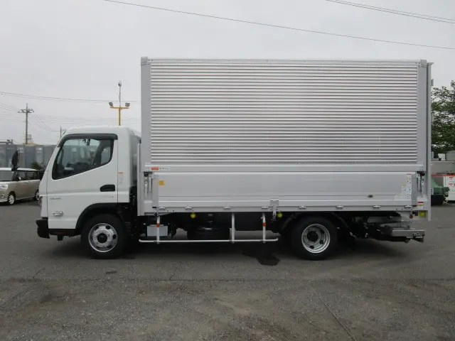 三菱 キャンター 2PG-FEB90(2WD)の写真9