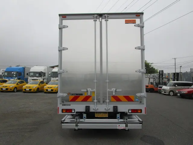 三菱 キャンター 2PG-FEB90(2WD)の写真11