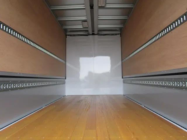 三菱 キャンター 2PG-FEB90(2WD)の写真13