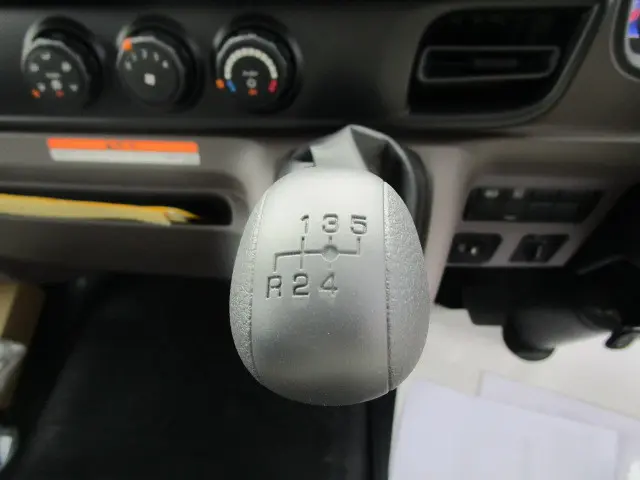 三菱 キャンター 2PG-FEB90(2WD)の写真25