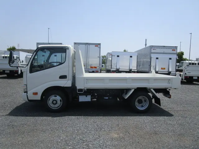 トヨタ ダイナ 2KG-XZC600D(2WD)の写真9