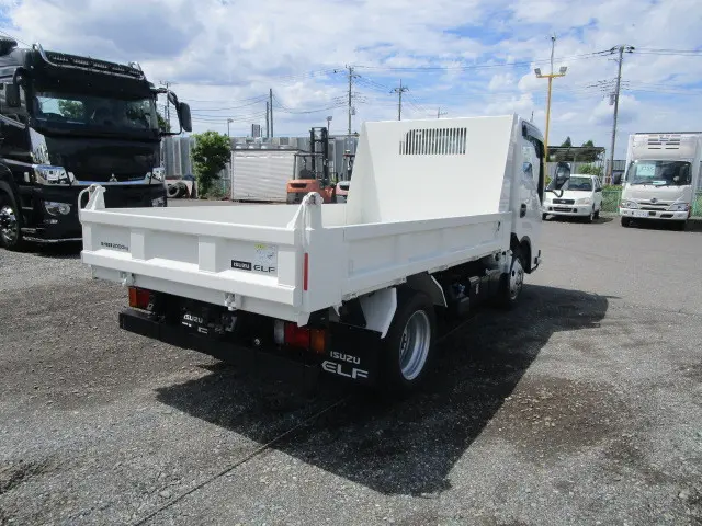 いすゞ エルフ 2RG-NJR88AT(2WD)の写真4