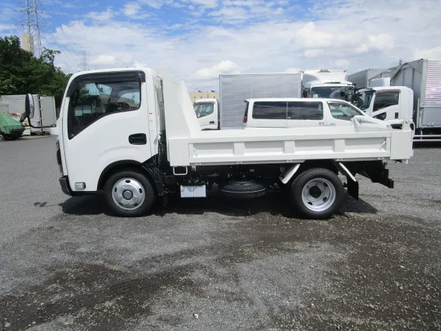 いすゞ エルフ 2RG-NJR88AT(2WD)の写真5