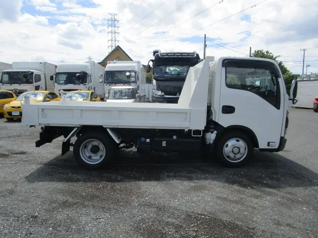 いすゞ エルフ 2RG-NJR88AT(2WD)の写真6