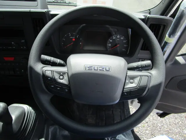 いすゞ エルフ 2RG-NJR88AT(2WD)の写真15