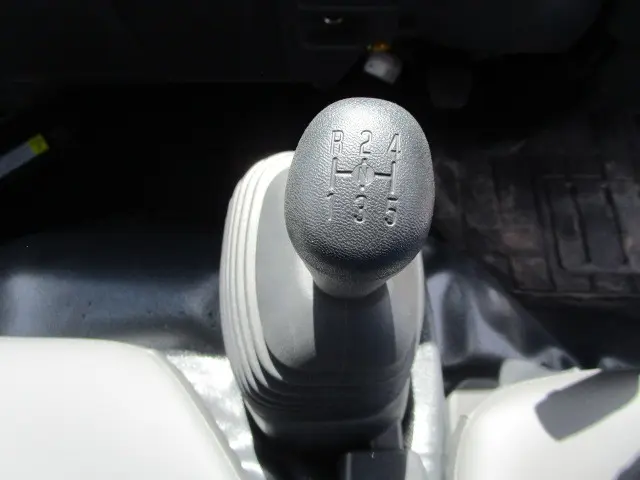 いすゞ エルフ 2RG-NJR88AT(2WD)の写真17