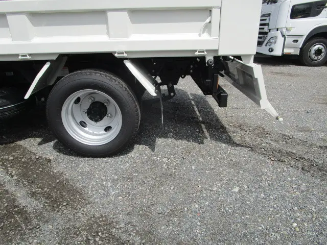 いすゞ エルフ 2RG-NJR88AT(2WD)の写真38