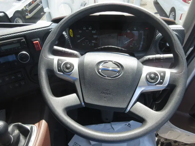 日野 プロフィア 2DG-FS1AJE(6x4)の写真15