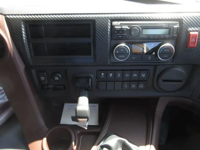 日野 プロフィア 2DG-FS1AJE(6x4)の写真16