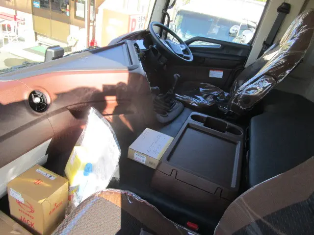 日野 プロフィア 2DG-FS1AJE(6x4)の写真20