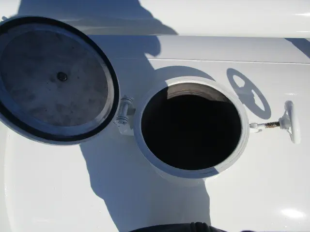 日野 プロフィア 2DG-FS1AJE(6x4)の写真34