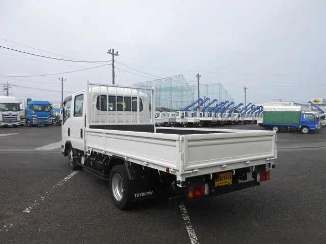 いすゞ エルフ 2RG-NMS88AN(4WD)の写真3