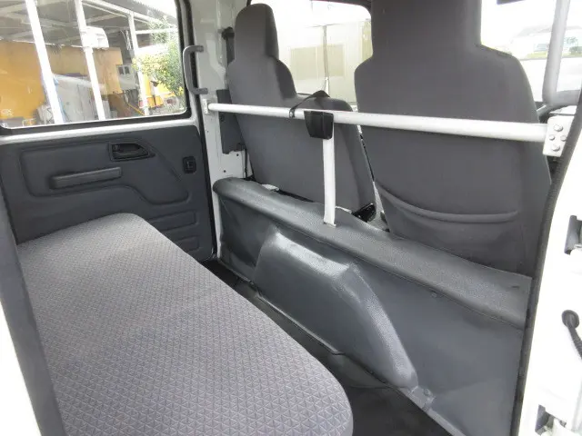 いすゞ エルフ 2RG-NMS88AN(4WD)の写真24