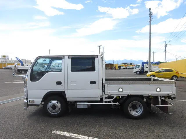 いすゞ エルフ TKG-NHS85A(4WD)の写真5
