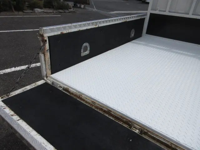 いすゞ エルフ TKG-NHS85A(4WD)の写真9