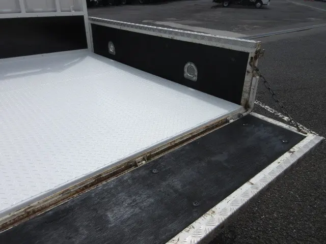 いすゞ エルフ TKG-NHS85A(4WD)の写真10