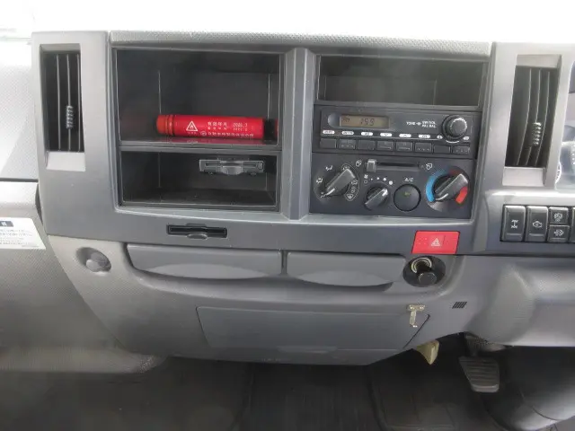 いすゞ エルフ TKG-NHS85A(4WD)の写真16