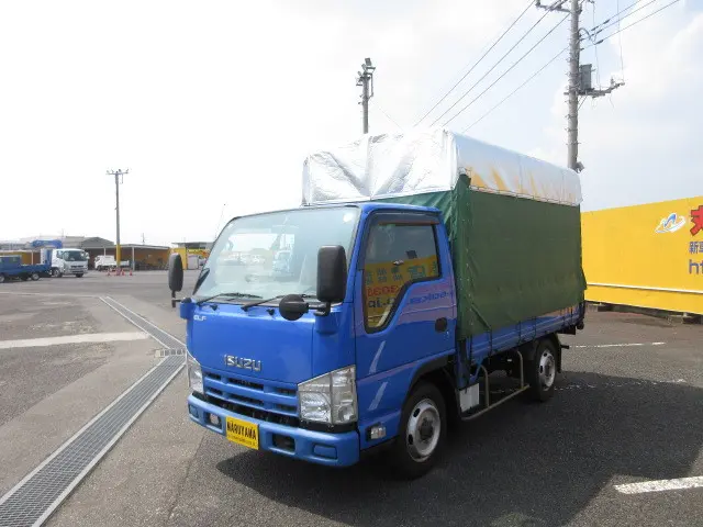 いすゞ エルフ TKG-NHS85A(4WD)の写真1