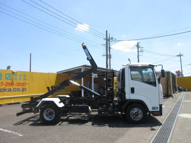 いすゞ フォワード 2RG-FRR90S2(2WD)の写真13