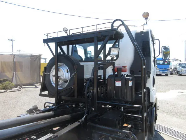 いすゞ フォワード 2RG-FRR90S2(2WD)の写真21