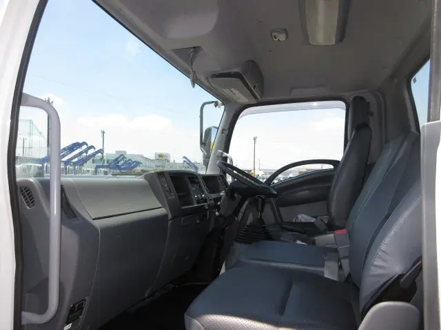 いすゞ フォワード 2RG-FRR90S2(2WD)の写真31