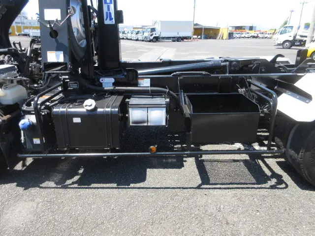 いすゞ フォワード 2RG-FRR90S2(2WD)の写真38