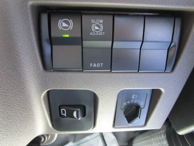 三菱 キャンター 2RG-FEAV0(2WD)の写真18