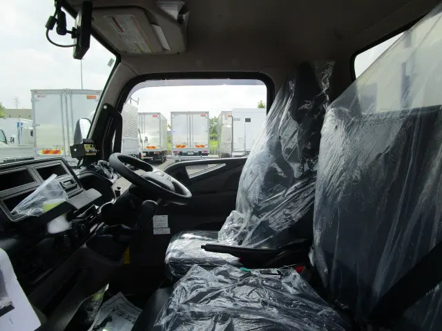 三菱 キャンター 2RG-FEAV0(2WD)の写真25