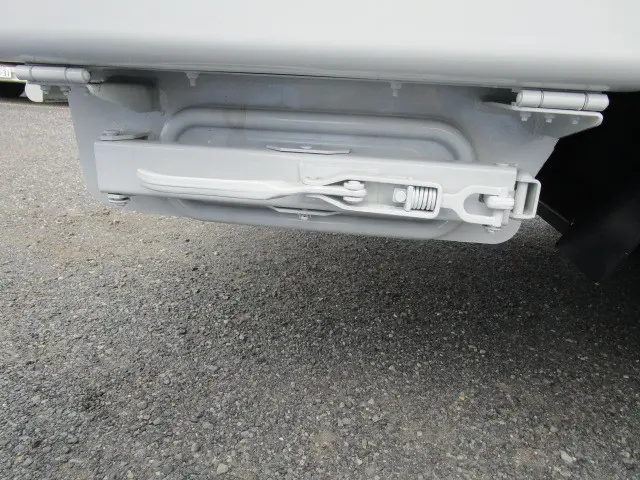 三菱 キャンター 2RG-FEAV0(2WD)の写真38