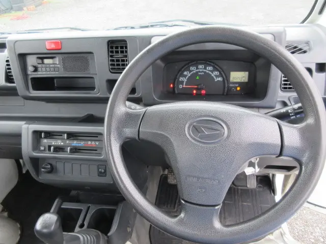 ダイハツ ハイゼットトラック EBD-S500P(2WD)の写真13