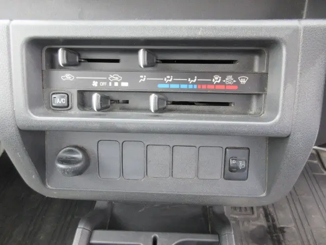 ダイハツ ハイゼットトラック EBD-S500P(2WD)の写真17