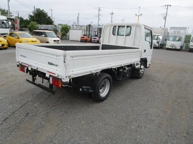 いすゞ エルフ TRG-NJR85A(2WD)の写真4