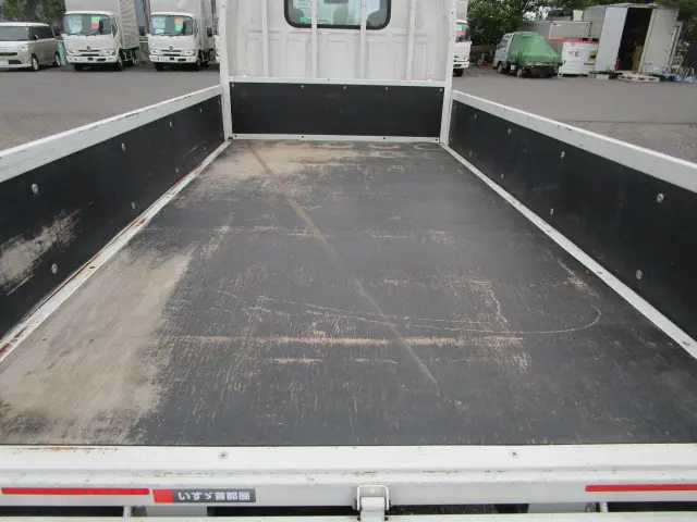 いすゞ エルフ TRG-NJR85A(2WD)の写真9