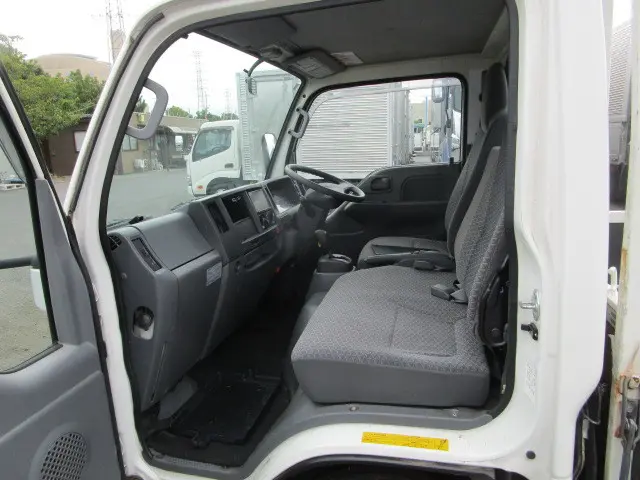 いすゞ エルフ TRG-NJR85A(2WD)の写真20