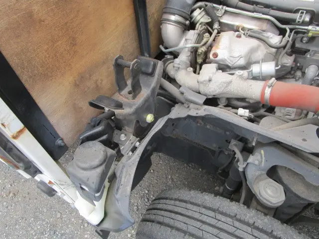 いすゞ エルフ TRG-NJR85A(2WD)の写真24