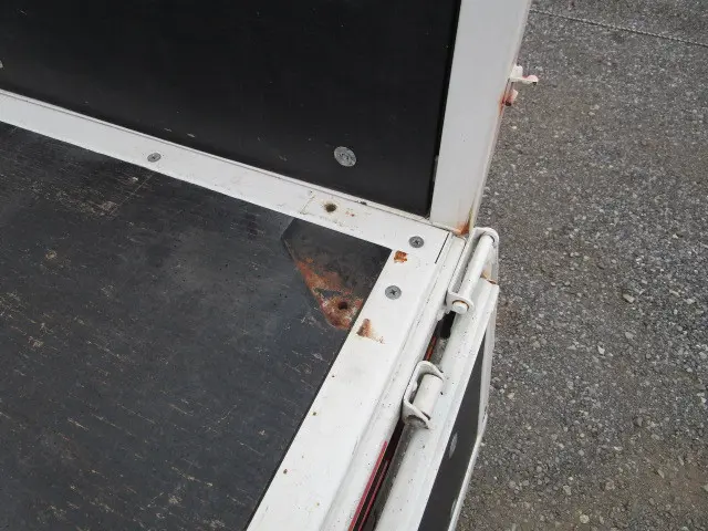 いすゞ エルフ TRG-NJR85A(2WD)の写真37