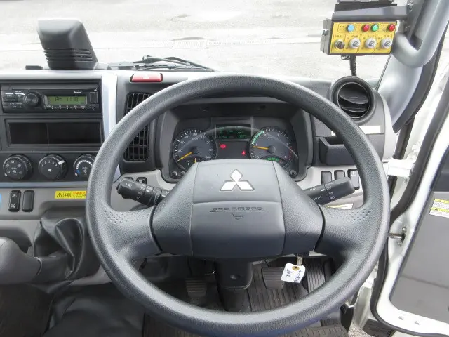 三菱 キャンター 2RG-FEAV0(2WD)の写真22