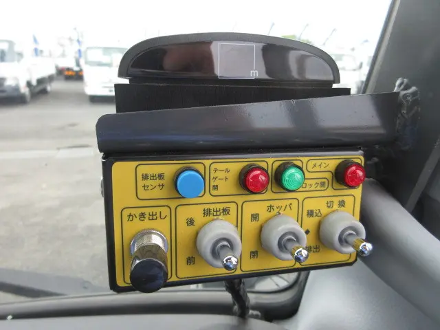 三菱 キャンター 2RG-FEAV0(2WD)の写真25