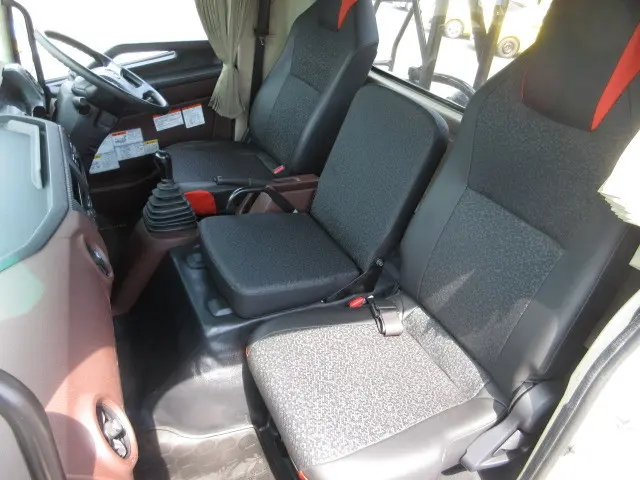 日野 レンジャー 2KG-FC2ABA(2WD)の写真32