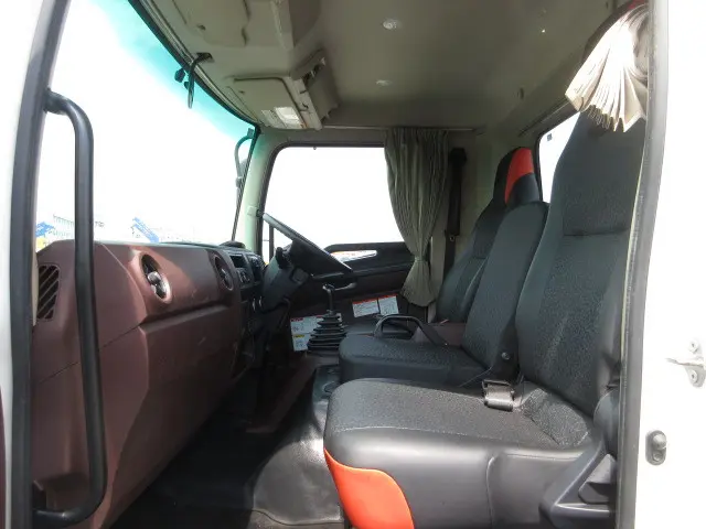 日野 レンジャー 2KG-FC2ABA(2WD)の写真33