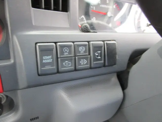 いすゞ エルフ 2RG-NKR88A(2WD)の写真13