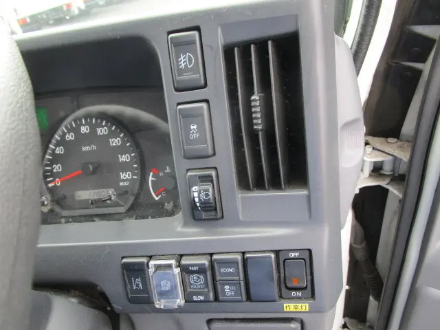 いすゞ エルフ 2RG-NKR88A(2WD)の写真14