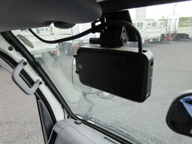 いすゞ エルフ 2RG-NKR88A(2WD)の写真17