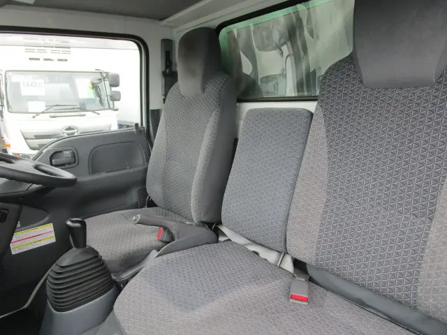 いすゞ エルフ 2RG-NKR88A(2WD)の写真21