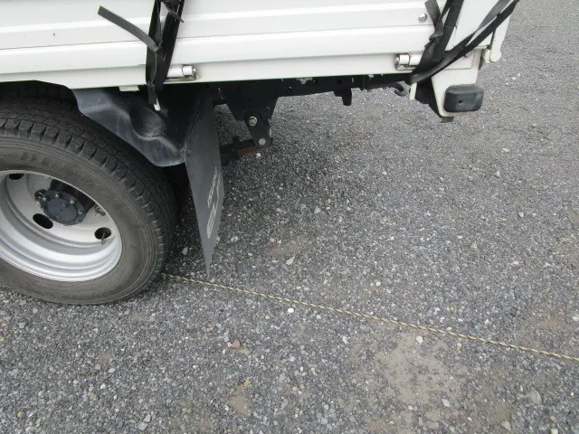 いすゞ エルフ 2RG-NKR88A(2WD)の写真34