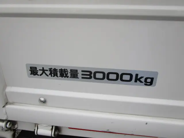 いすゞ エルフ 2RG-NKR88A(2WD)の写真43