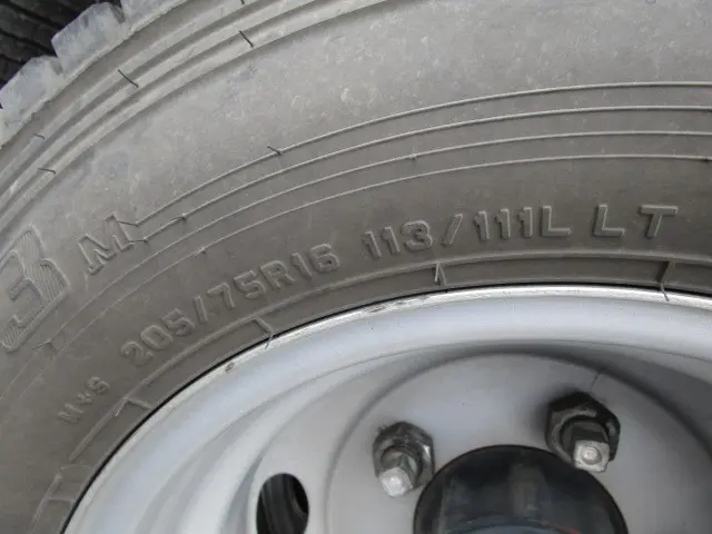 いすゞ エルフ 2RG-NKR88A(2WD)の写真44