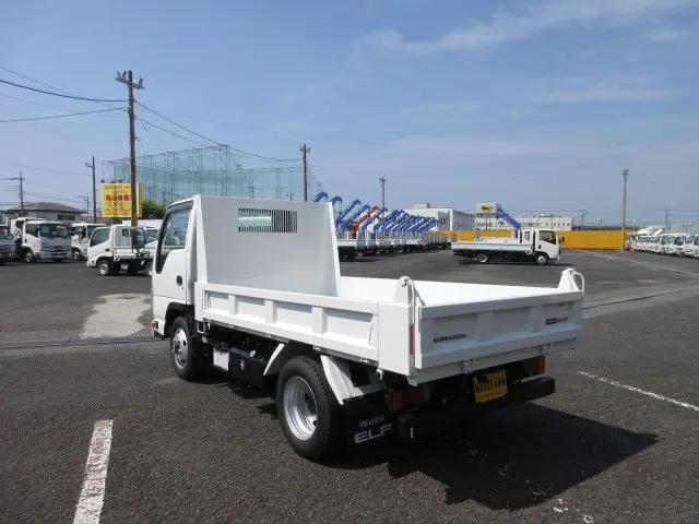 いすゞ エルフ 2PG-NKS88AD(4WD)の写真3